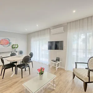 https://apartamento-vasco-da-gama-t2.hotelaalgarve.com